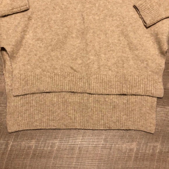 H&M Sweater - Picture 4 of 7